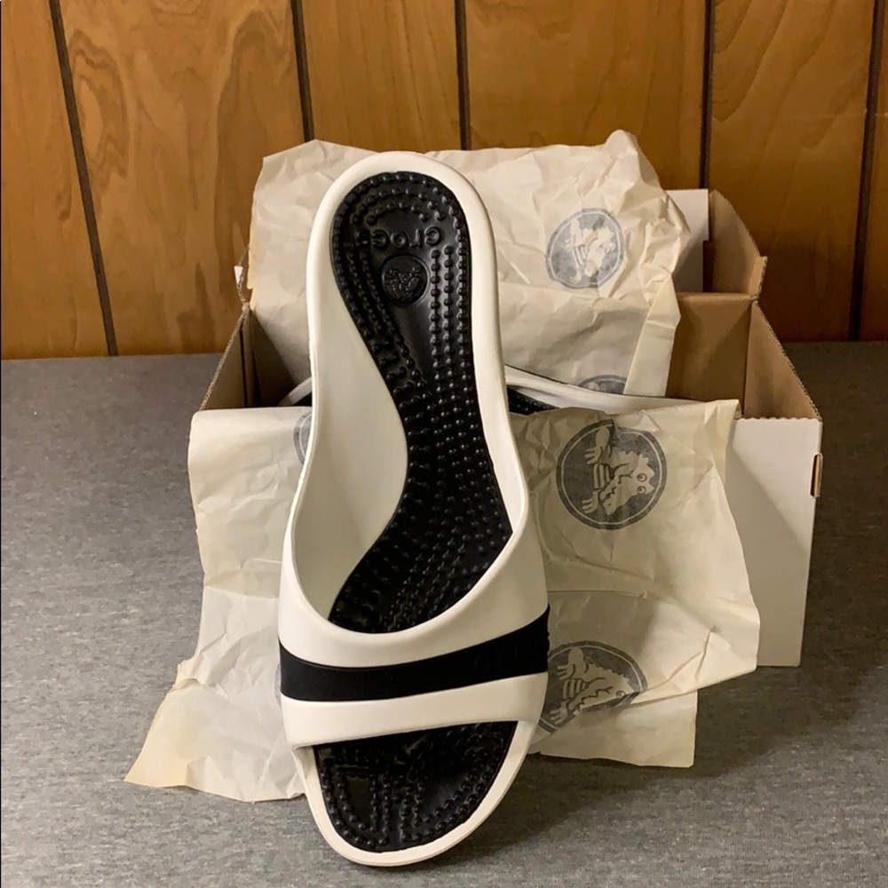 New Croc White/Black Wedges-Sz 8